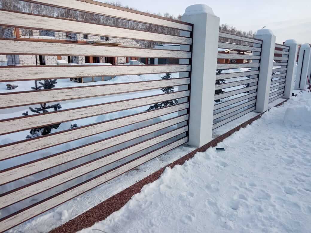 забор-ранчо из металлопланкена 130м каштан красный + беленый дуб фото1 в Энгельсе