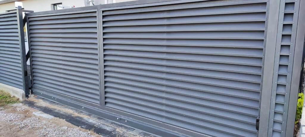 забор с ламелями эко-z ral7024/7024 серый графит двусторонний матте фото7 в Энгельсе