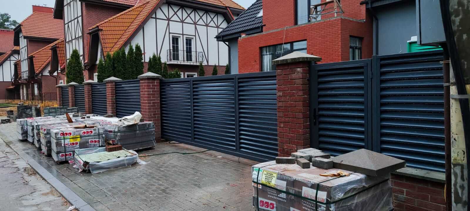 забор-жалюзи с ламелями эко-z ral7024 серый графит фото17 в Энгельсе