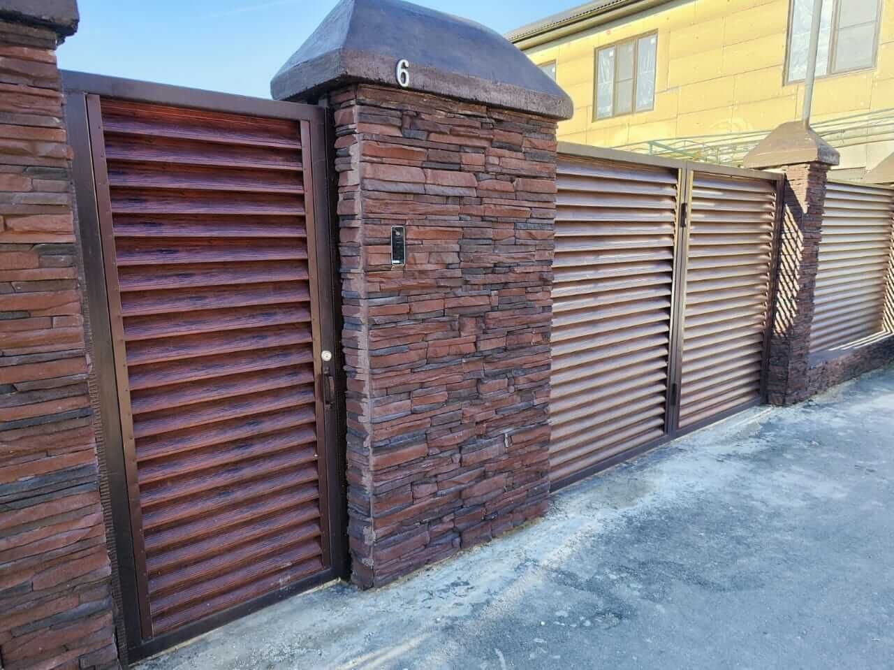 Забор с ламелями Еврожалюзи 43м Красный Каштан Printech в Энгельсе