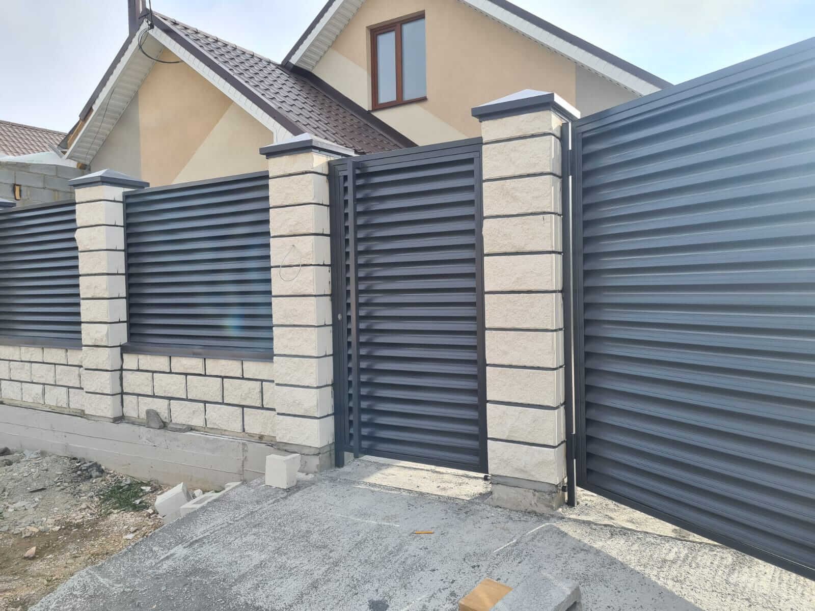 Забор из ламелей Еврожалюзи 38м RAL7024/7024 Серый Графит двусторонний фото 1 в Энгельсе