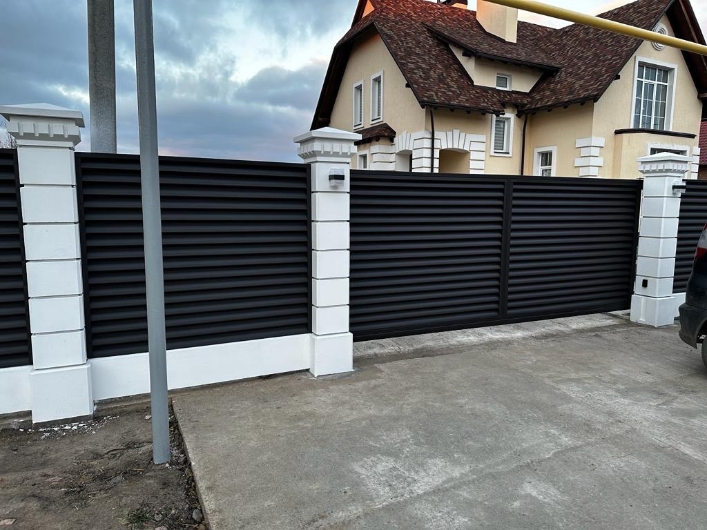 Забор из ламелей Еврожалюзи 35м RAL8019/8019 Темный Шоколад двусторонний MATTE фото 1 в Энгельсе