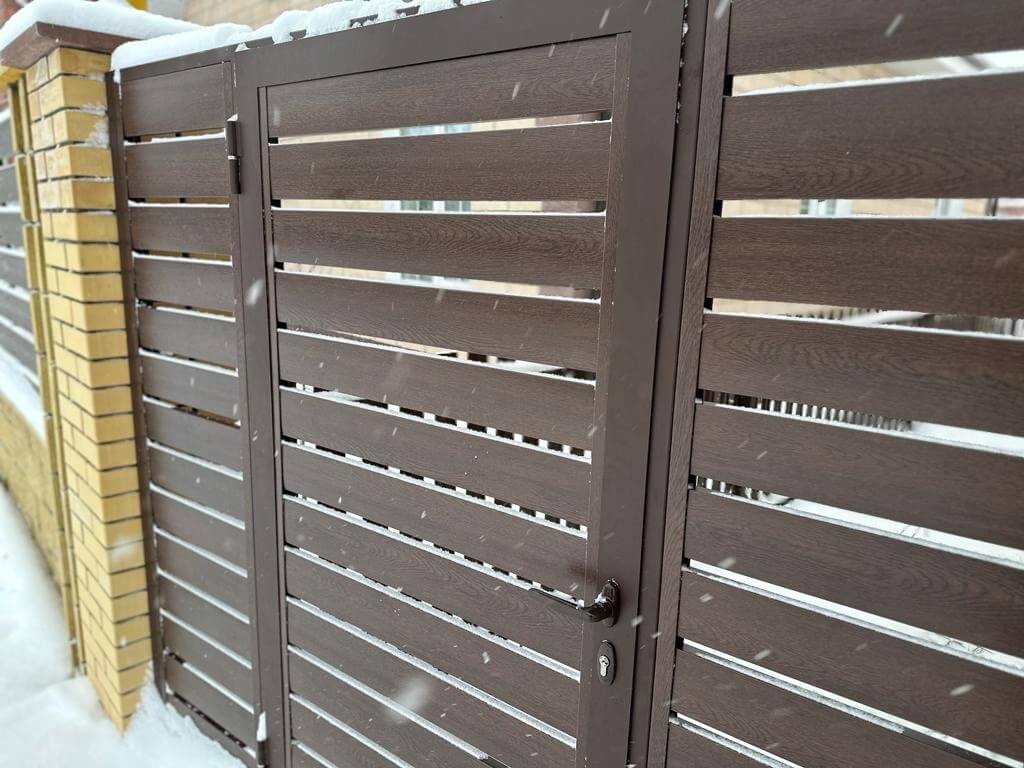 Забор-ранчо из металлопланкена 34м Мореный Дуб Printech фото 1 в Энгельсе