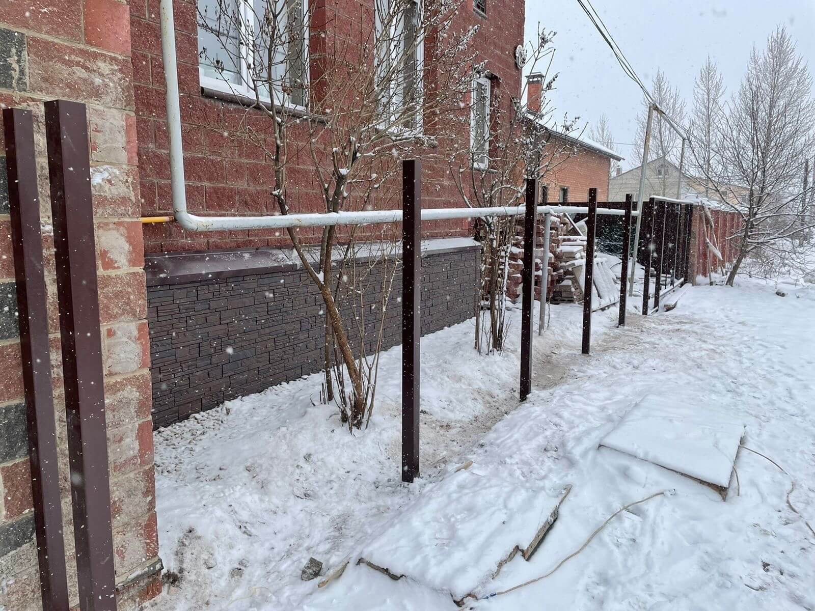 Забор из ламелей еврожалюзи 38м RAL8017/8017 Шоколад двусторонний фото 2 в Энгельсе