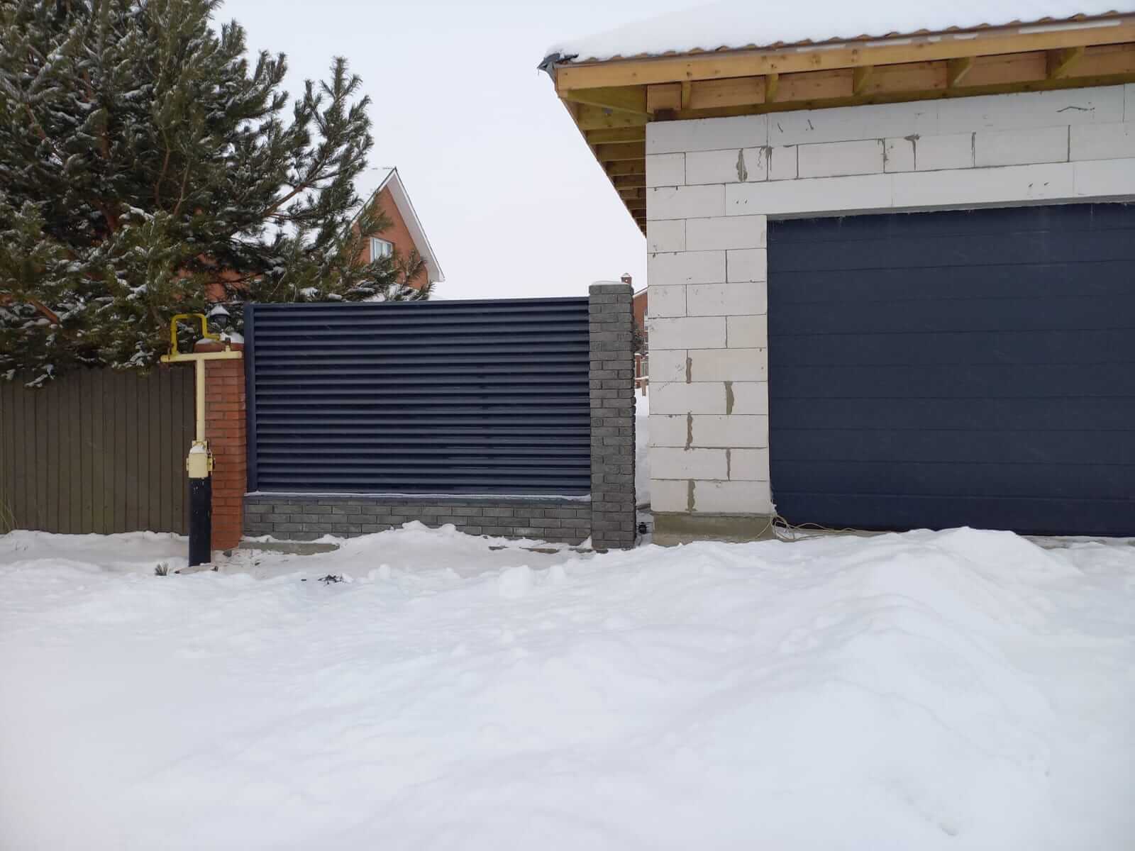 Забор из ламелей еврожалюзи 41м RAL7024/7024 Серый Графит двусторонний фото 1 в Энгельсе
