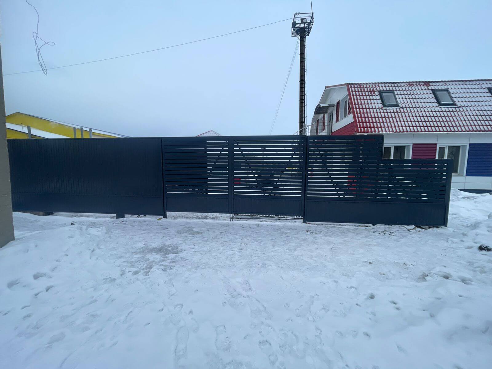 Забор-ранчо из металлического планкена 11м RAL7024 Серый Графит фото 2 в Энгельсе