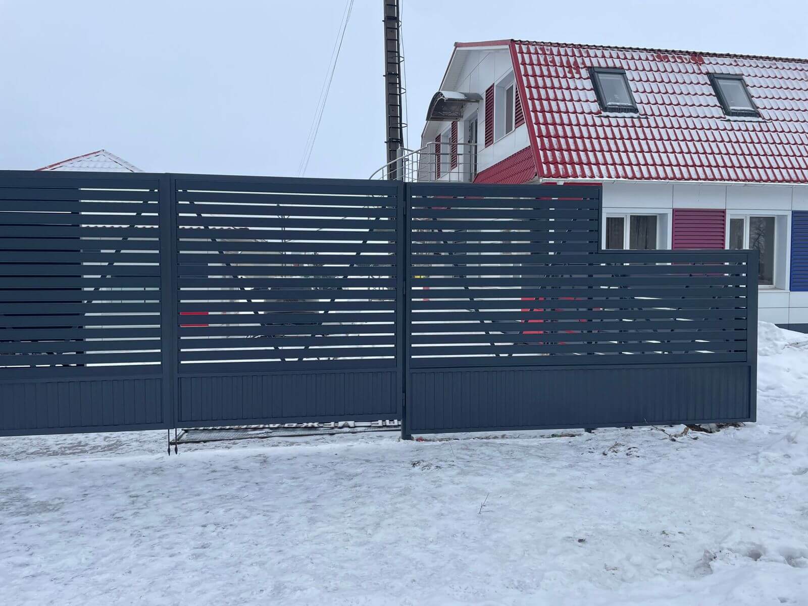 Забор-ранчо из металлического планкена 11м RAL7024 Серый Графит фото 1 в Энгельсе
