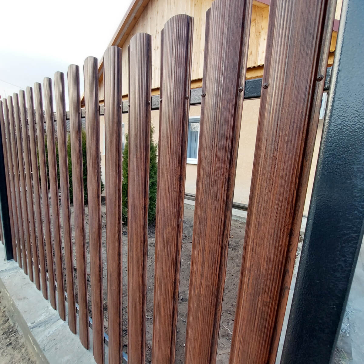 Забор из евроштакетника 13м Античный Дуб SteelArt двусторонний в Энгельсе