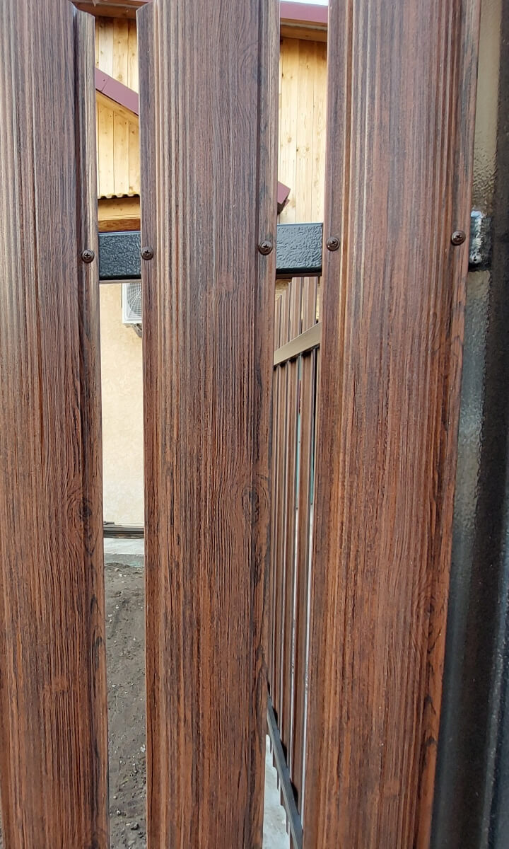 Забор из евроштакетника 13м Античный Дуб SteelArt двусторонний фото 1 в Энгельсе