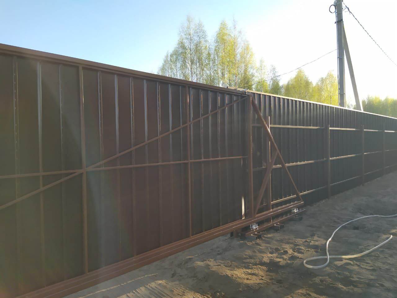 Забор из металлосайдинга ЕВРО-БРУС 25м Темный Каштан 3D Принтек фото 4 в Энгельсе