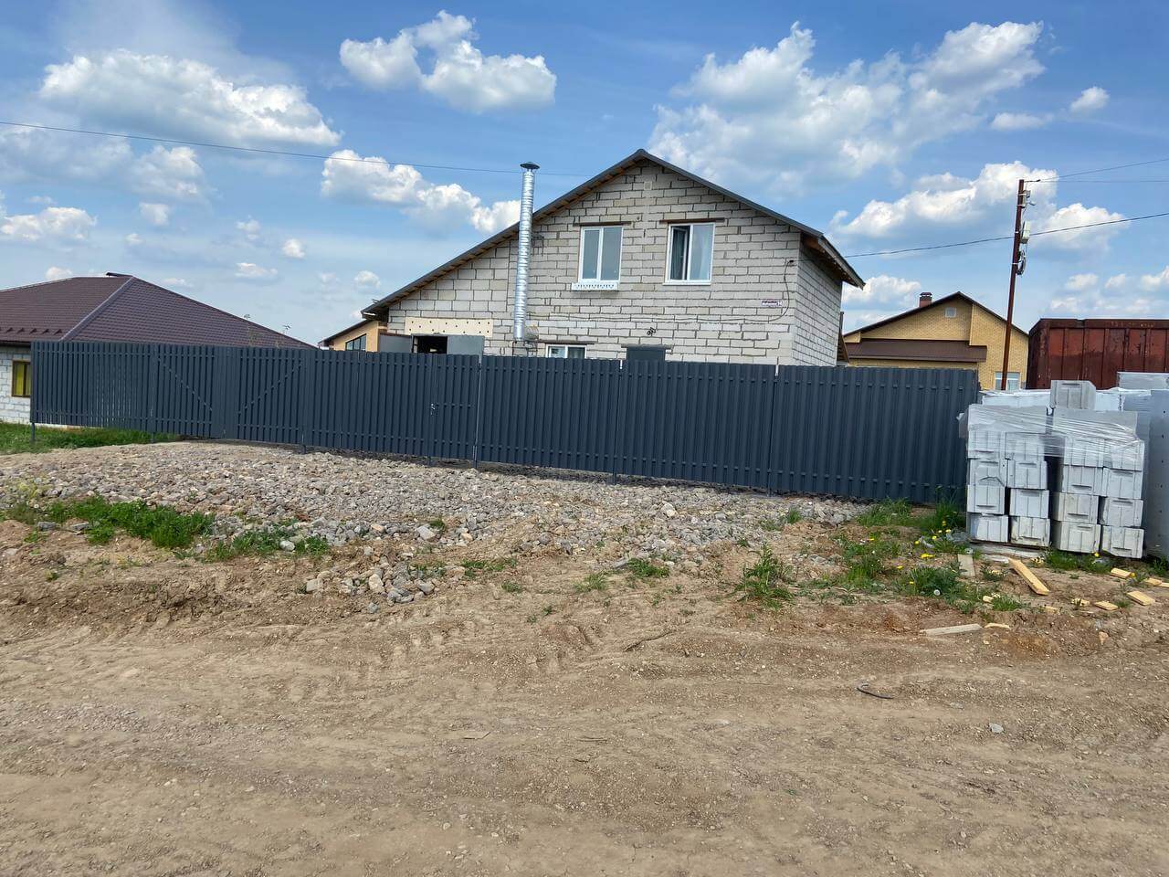 Забор из евроштакетника 16м RAL7024 Серый Графит фото 6 в Энгельсе