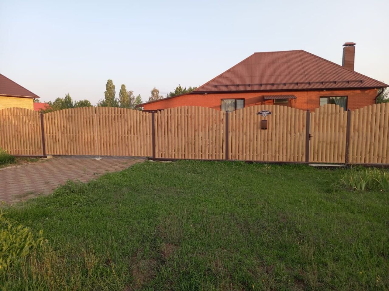 Забор из евроштакетника 24м Клен Светлый SteelArt фото 3 в Энгельсе