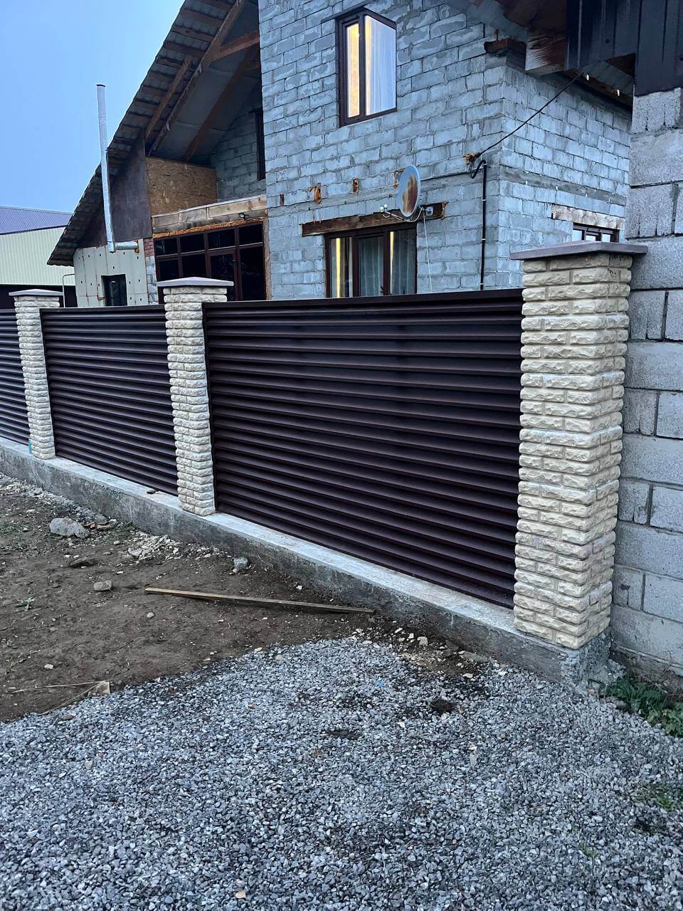 Забор-жалюзи из ламелей ЭКО-Z 18м RAL8017/8017 Шоколад двусторонний фото 2 в Энгельсе