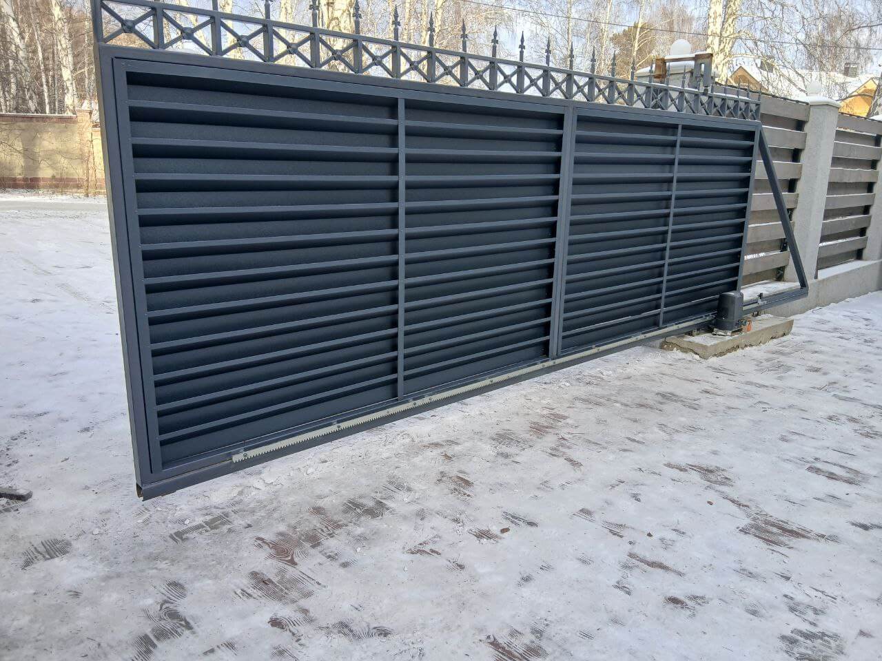 Входная группа из ламелей Хай-Тек RAL7024/7024 Серый Графит двусторонний МАТТЕ фото 8 в Энгельсе