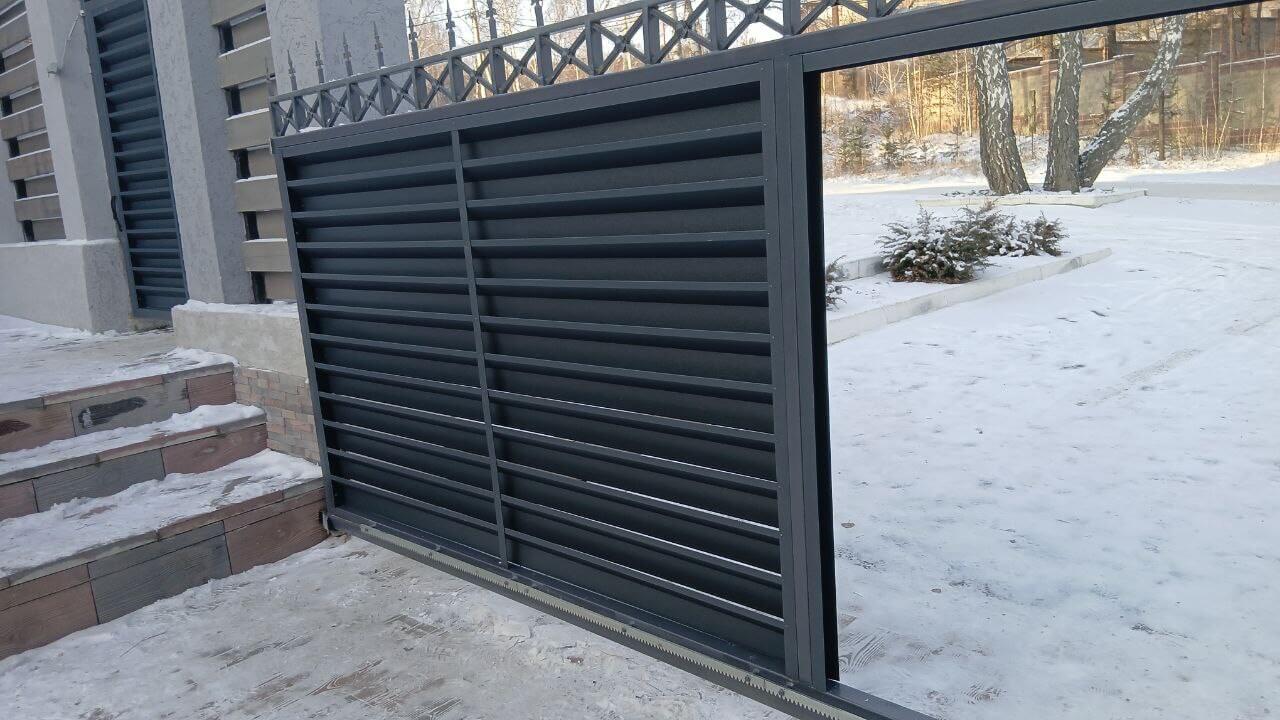 Входная группа из ламелей Хай-Тек RAL7024/7024 Серый Графит двусторонний МАТТЕ фото 16 в Энгельсе
