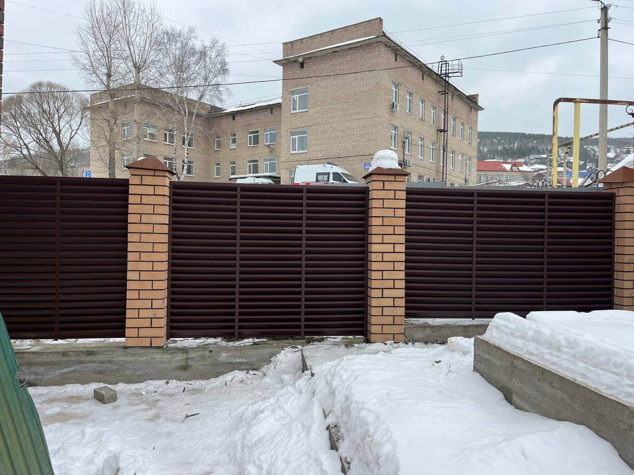 Забор-жалюзи из ламелей ЭКО-Z 87м RAL8017/8017 Шоколад двусторонний МАТТЕ фото 16 в Энгельсе